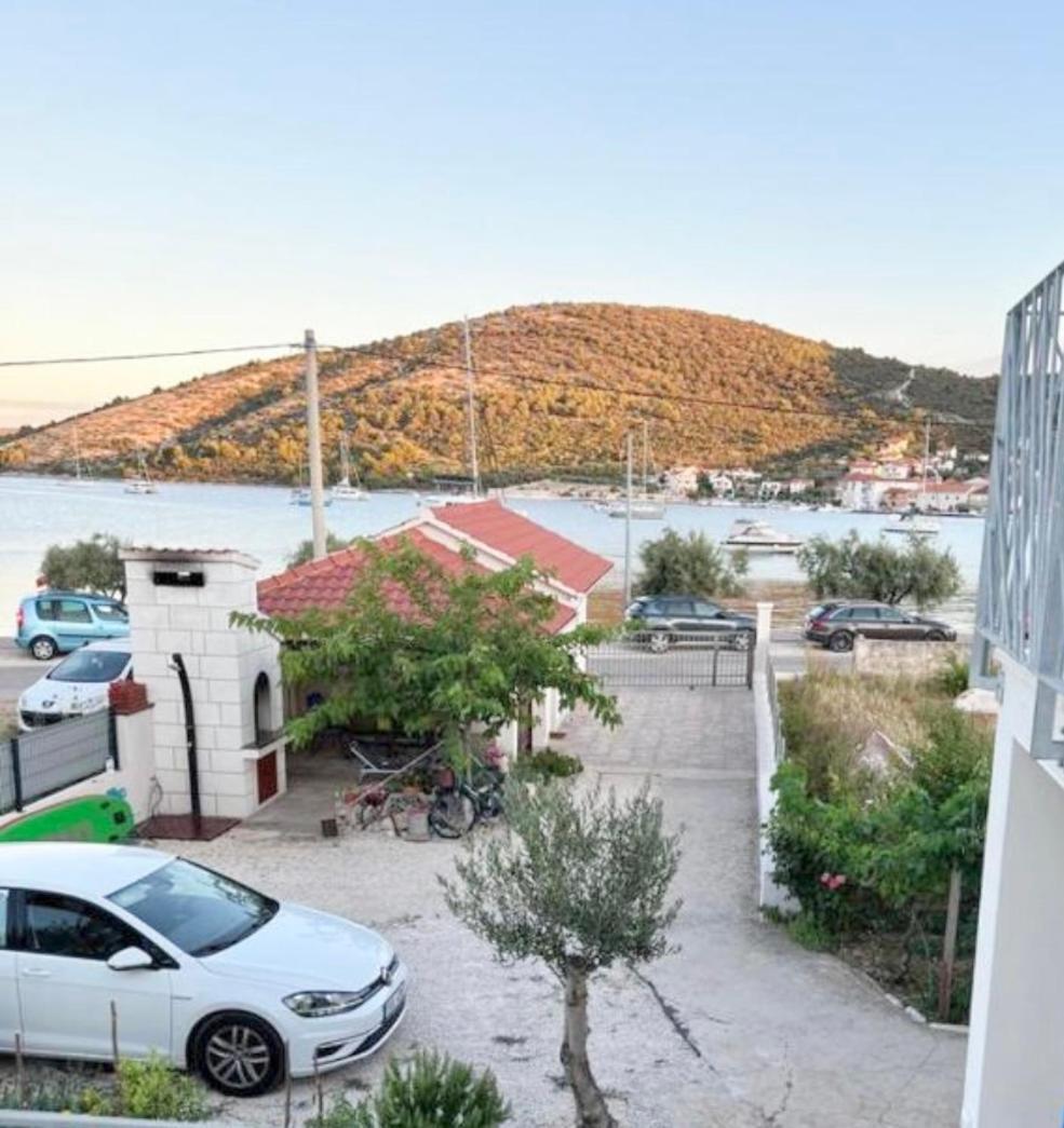 Providenca Appartement Vinišće Buitenkant foto