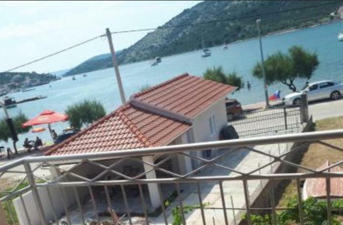 Providenca Appartement Vinišće Buitenkant foto